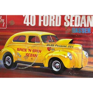 AMT '40 Ford Sedan Gasser Spick N Span 1/25 Scale Model Kit No. 1088/12 open box